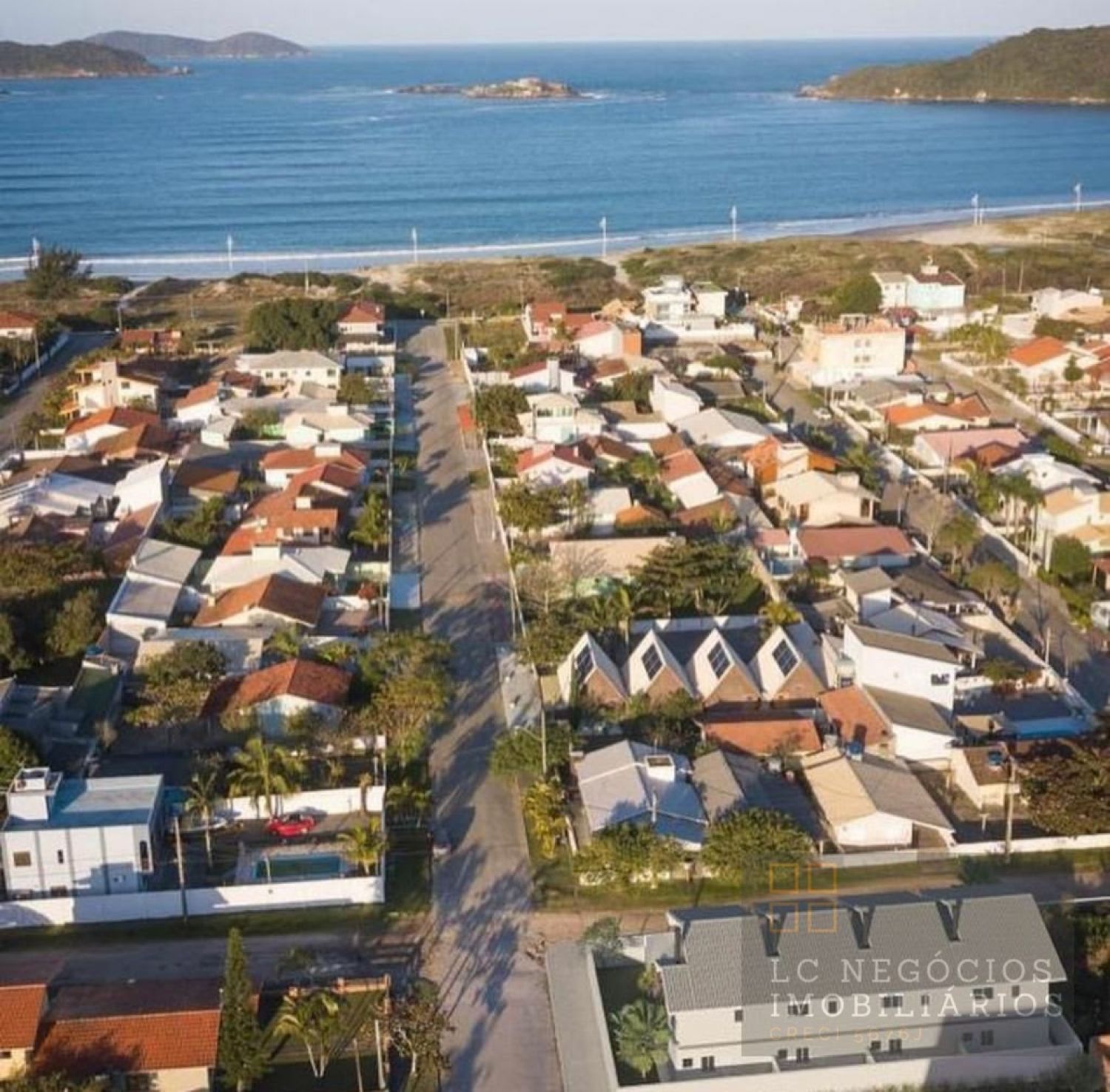 Sobrado Para Vender com 2 quartos 1 suítes no bairro Praia do Sonho em Palhoça