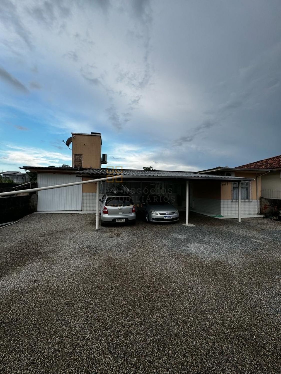 Casa Para Vender com 3 quartos 1 suítes no bairro Sertão do Maruim em São José