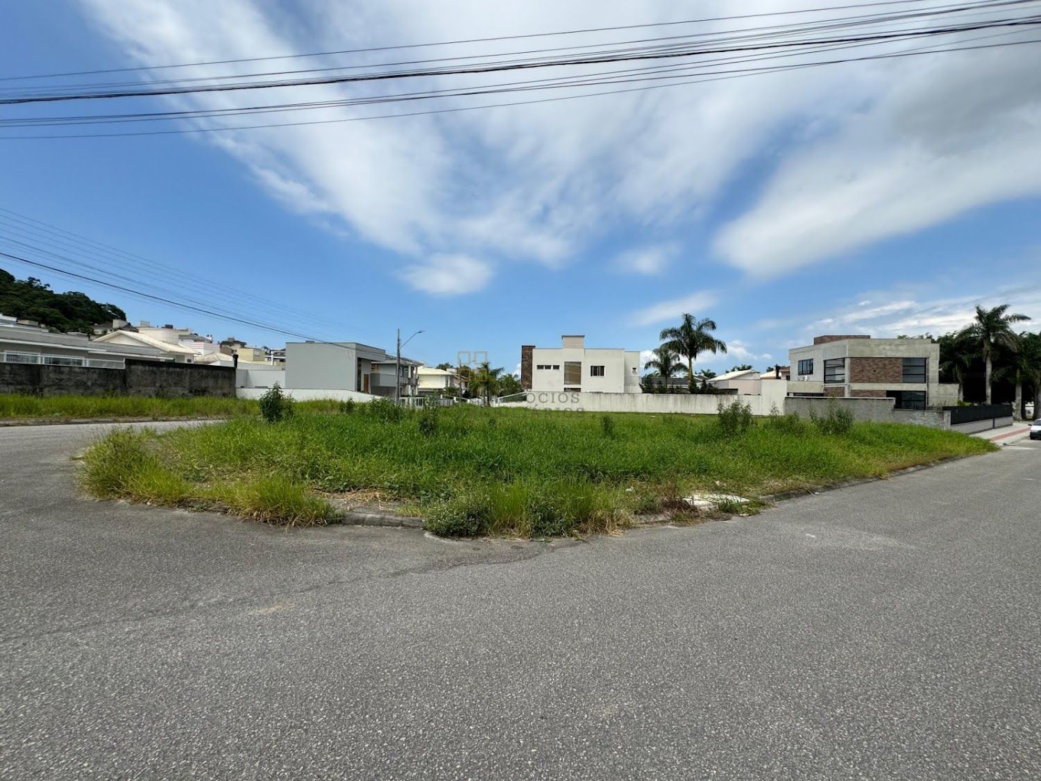 Lote / Terreno de Bairro Para Vender no bairro Pedra Branca em Palhoça