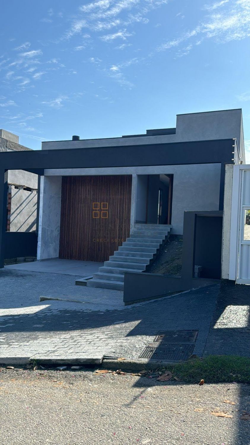 Casa Para Vender com 3 quartos 3 suítes no bairro Pedra Branca em Palhoça