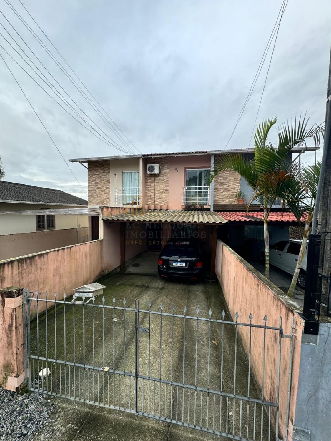 Sobrado Para Vender com 2 quartos no bairro Forquilhas em São José