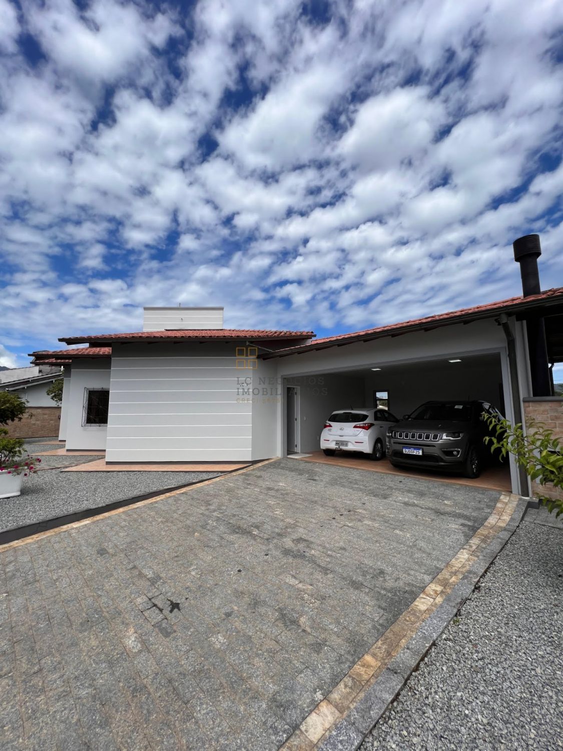 Casa Para Vender com 3 quartos 1 suítes no bairro Aririu em Palhoça