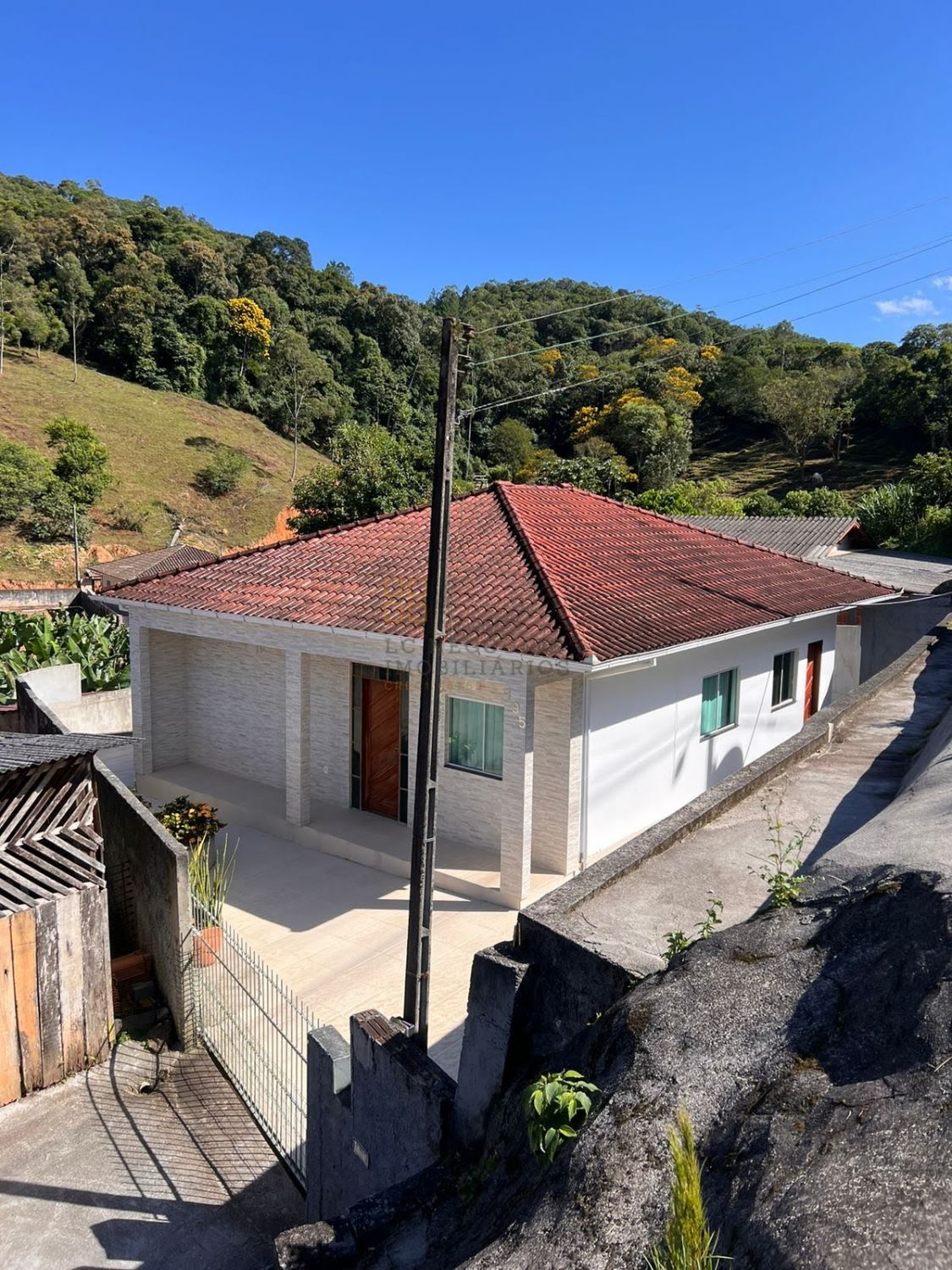 Casa Para Vender com 3 quartos no bairro Santa Teresa em São Pedro De Alcântara