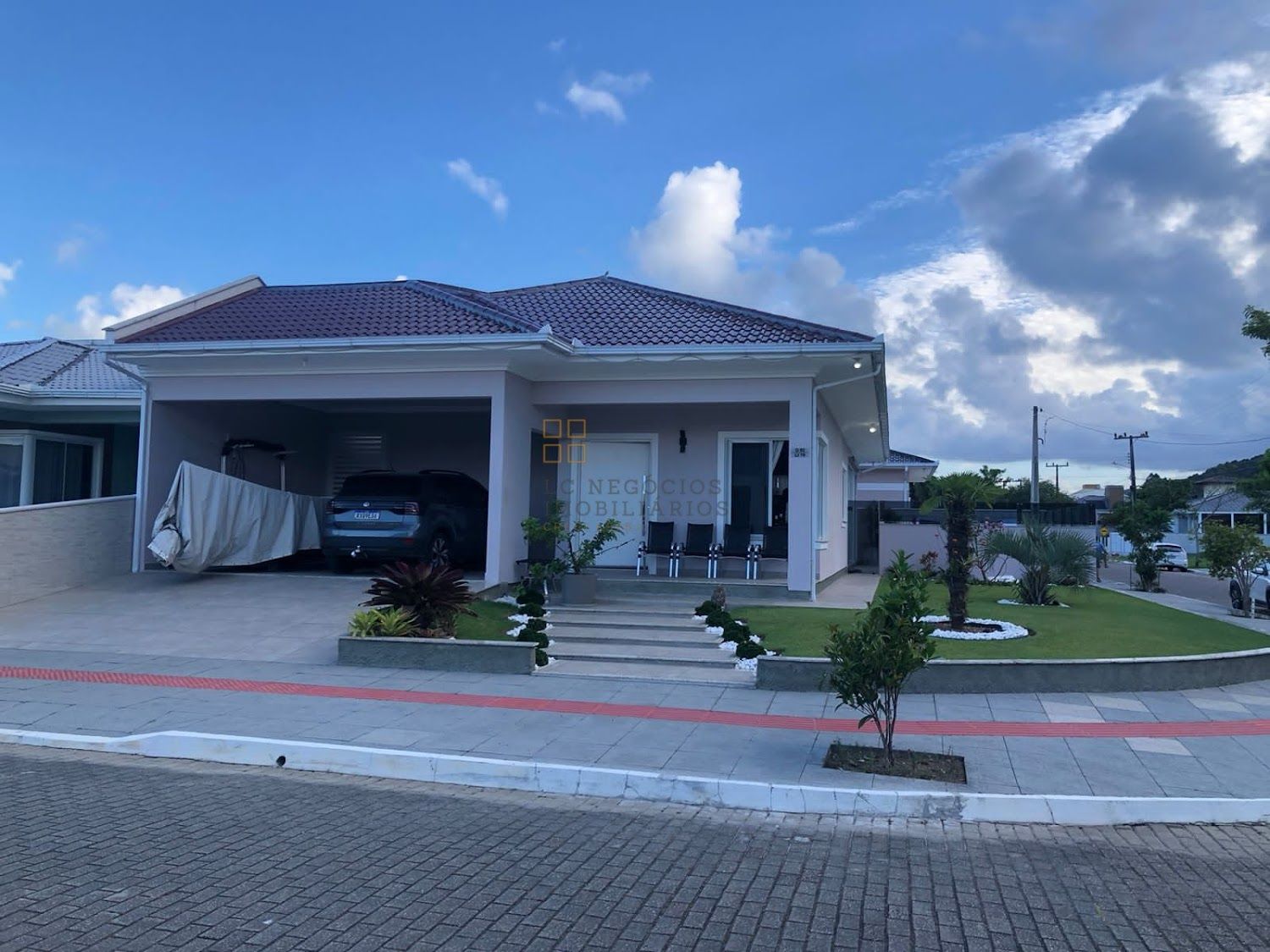 Casa de Condomínio Para Vender com 3 quartos 1 suítes no bairro Praia de Fora em Palhoça