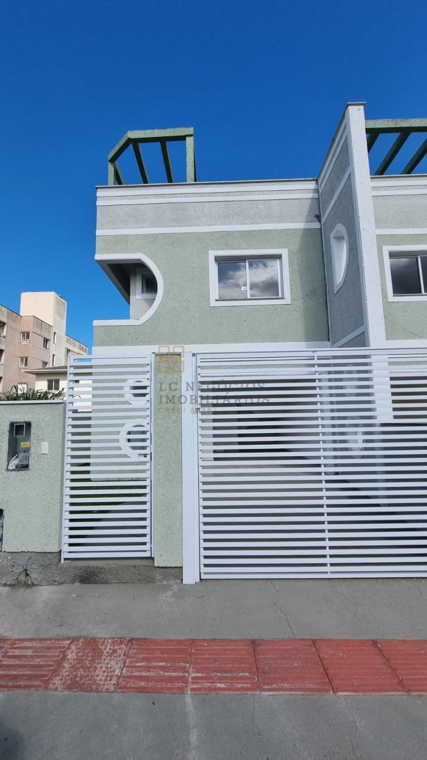 Sobrado Para Vender com 2 quartos no bairro Aririu em Palhoça