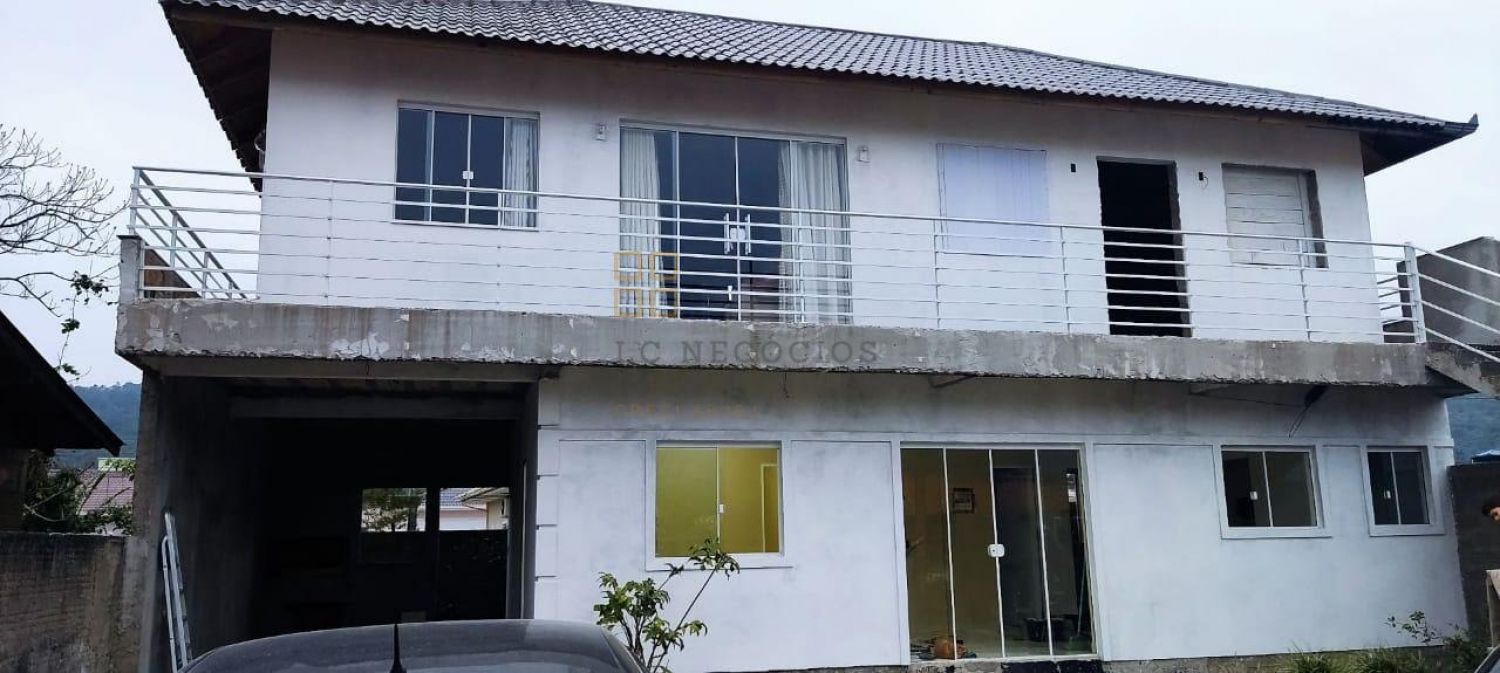 Prédio / Edifício Inteiro Comercial Para Vender com 6 quartos no bairro Praia de Fora em Palhoça