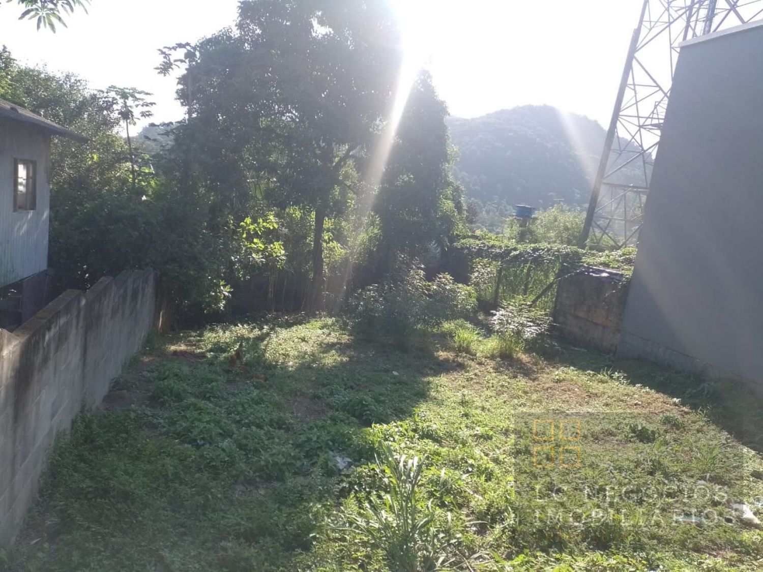 Lote / Terreno de Bairro Para Vender no bairro Alto Aririu em Palhoça