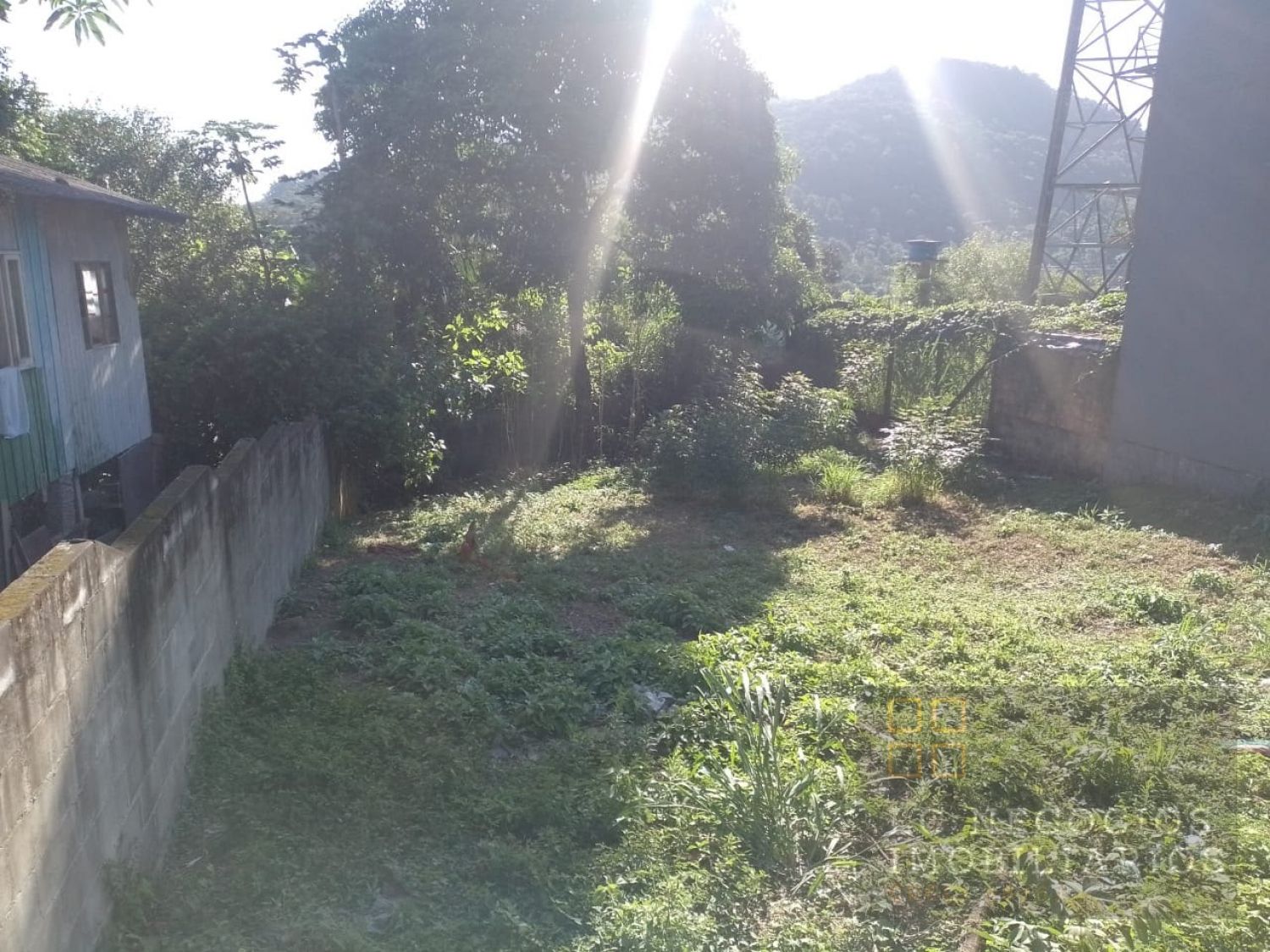 Lote / Terreno de Bairro Para Vender no bairro Alto Aririu em Palhoça