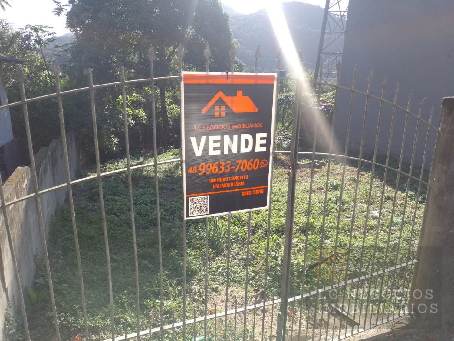 Lote / Terreno de Bairro Para Vender no bairro Alto Aririu em Palhoça