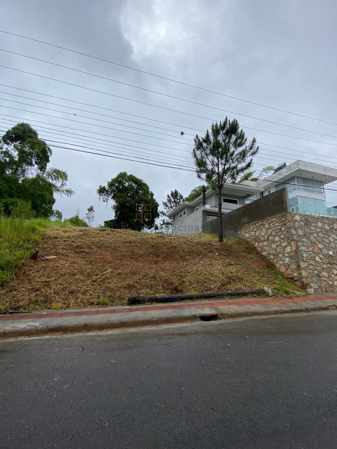 Lote / Terreno de Bairro Para Vender no bairro Pedra Branca em Palhoça