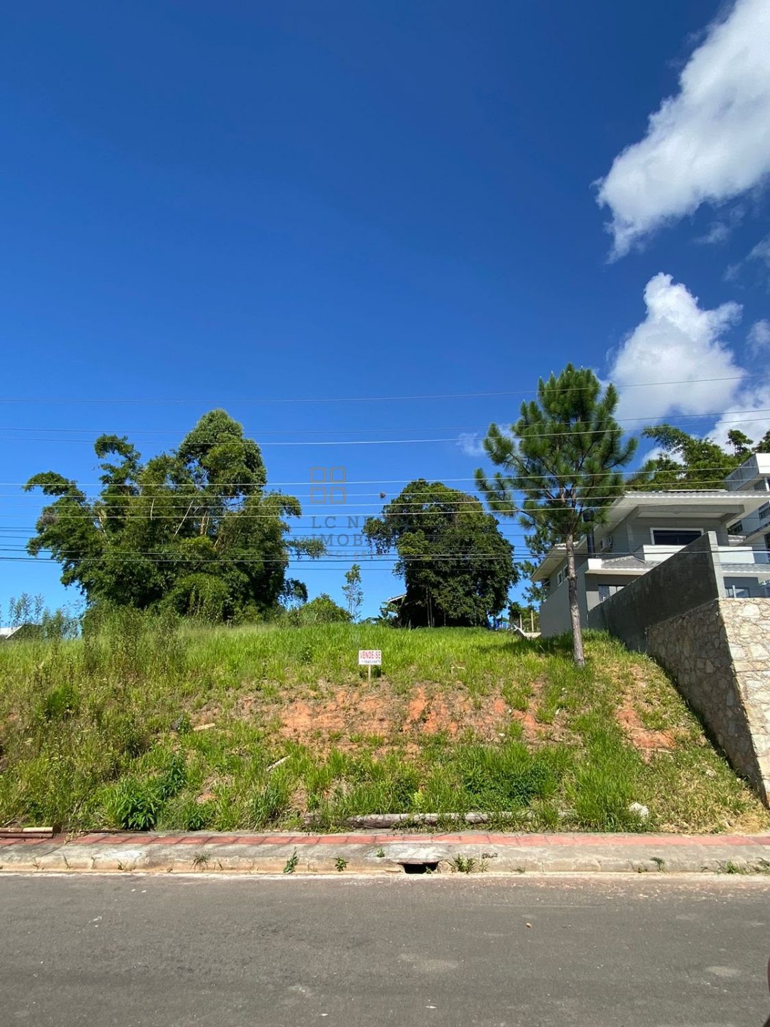 Lote / Terreno de Bairro Para Vender no bairro Pedra Branca em Palhoça