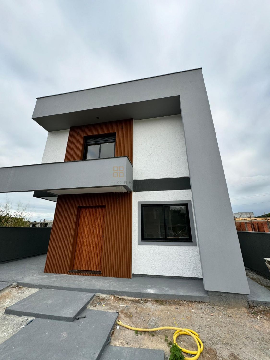 Casa Para Vender com 3 quartos 1 suítes no bairro Bela Vista em Palhoça