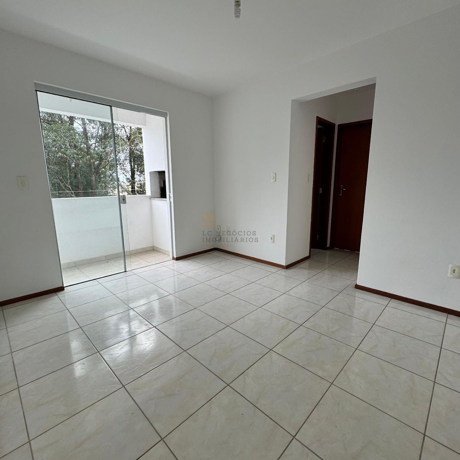 Apartamento Para Vender com 2 quartos no bairro Aririu em Palhoça