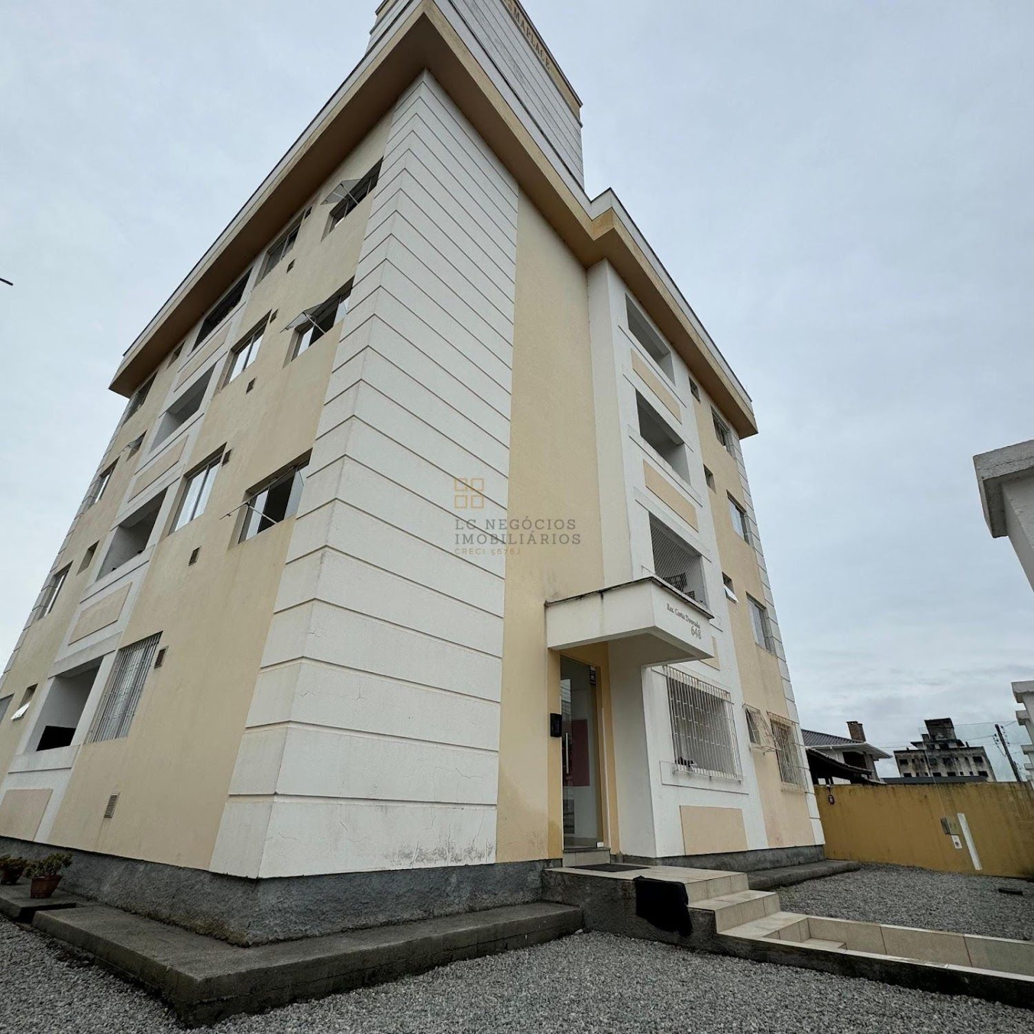 Apartamento Para Vender com 2 quartos no bairro Aririu em Palhoça