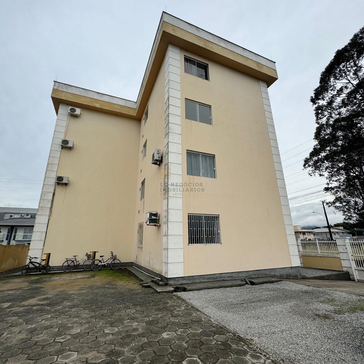 Apartamento Para Vender com 2 quartos no bairro Aririu em Palhoça