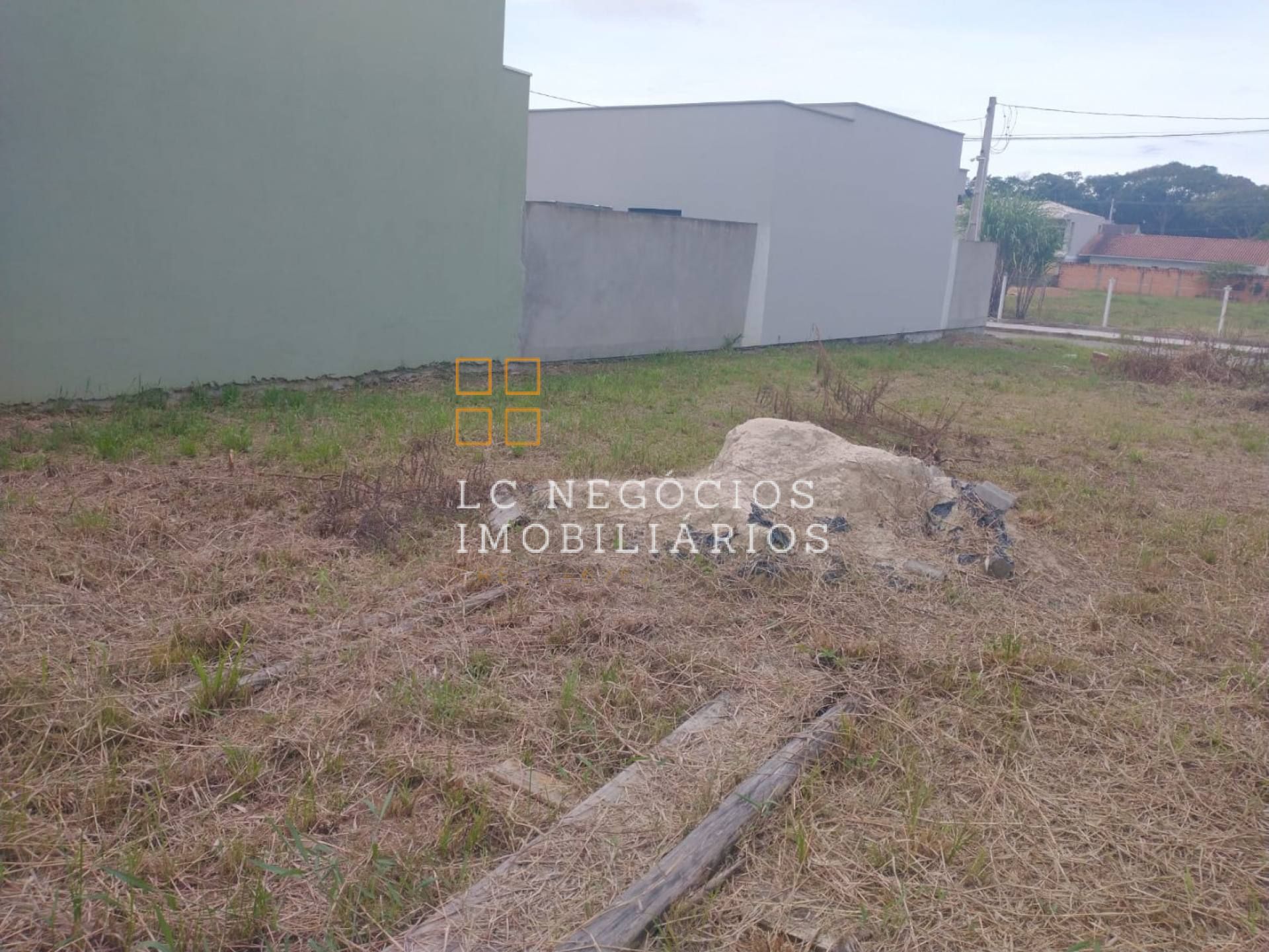 Lote / Terreno Comercial Para Vender no bairro Aririu em Palhoça