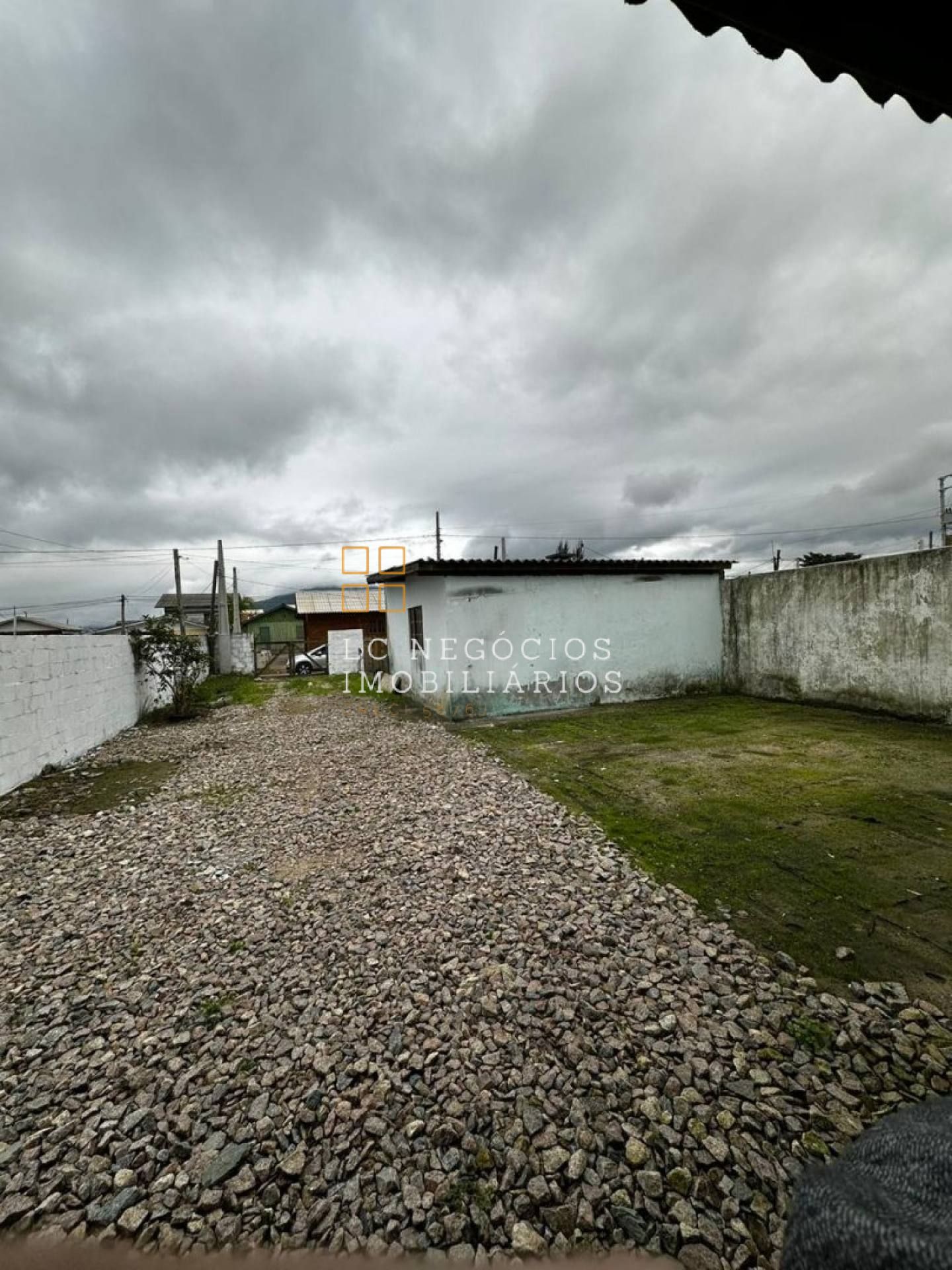 Lote / Terreno de Bairro Para Vender no bairro Passagem do Maciambu (ens Brito) em Palhoça