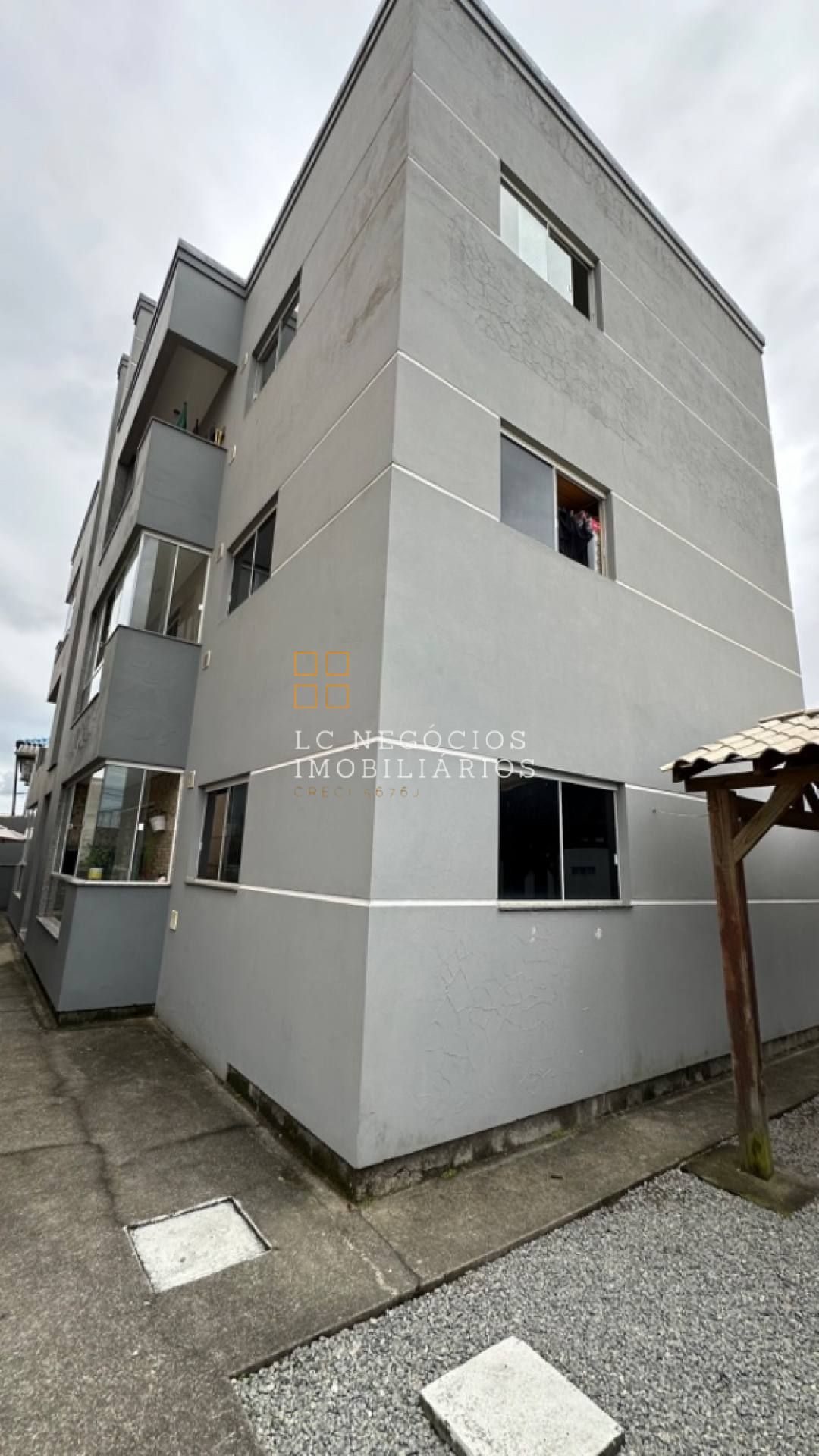 Apartamento Para Vender com 2 quartos no bairro Pacheco em Palhoça