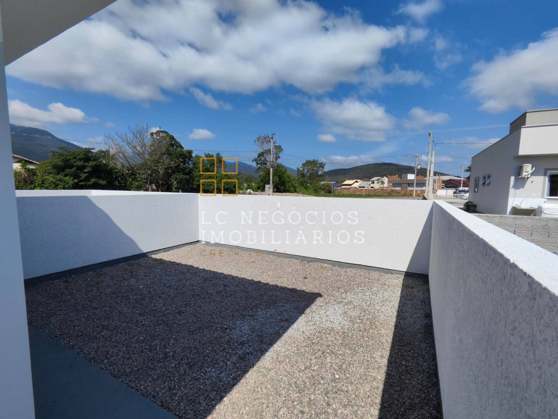 Casa Geminada Para Vender com 2 quartos 1 suítes no bairro Guarda do Cubatão em Palhoça