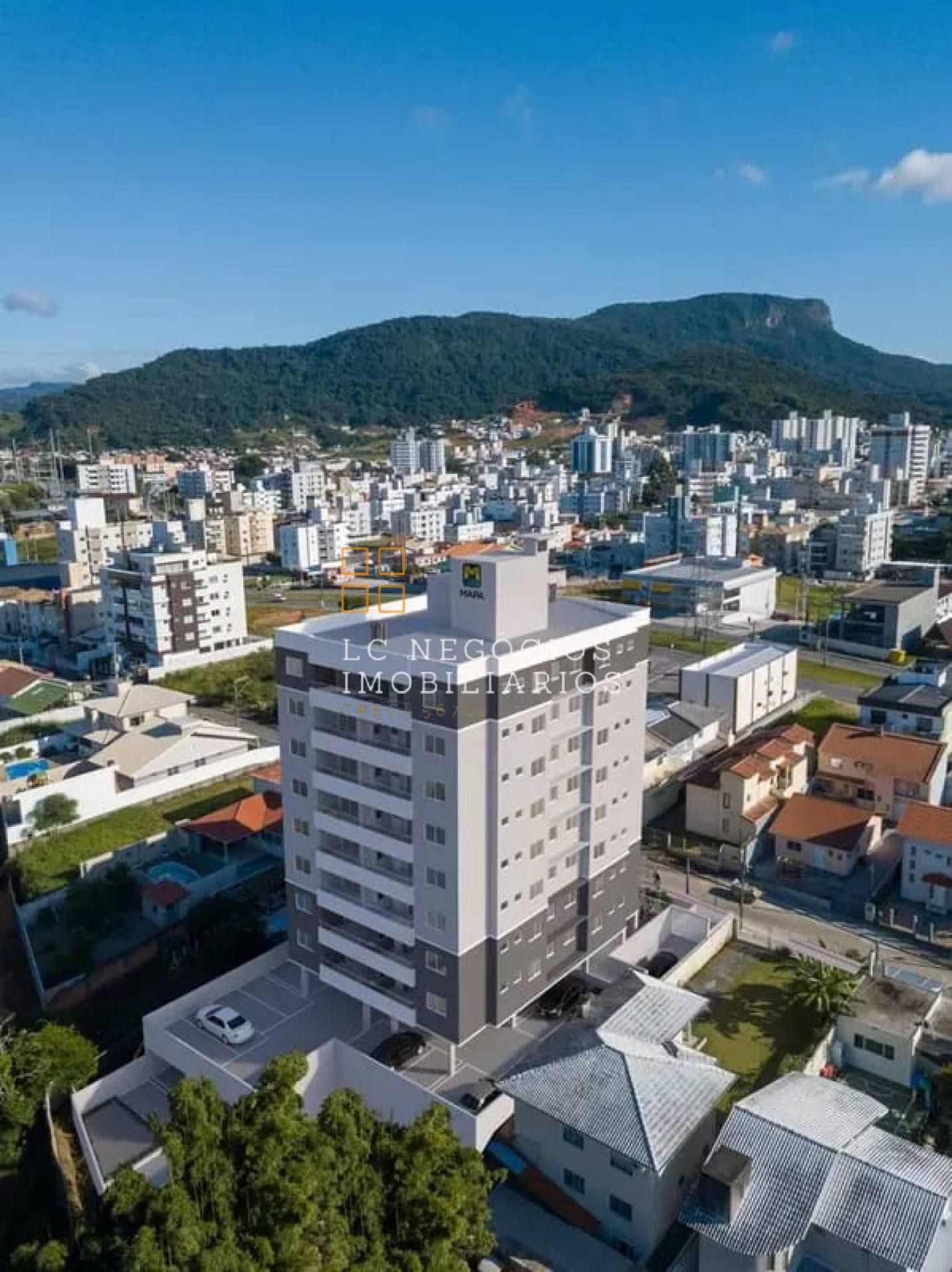 Apartamento Para Vender com 3 quartos 1 suítes no bairro Pagani em Palhoça