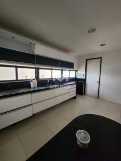 Apartamento com 4 suítes em Piedade