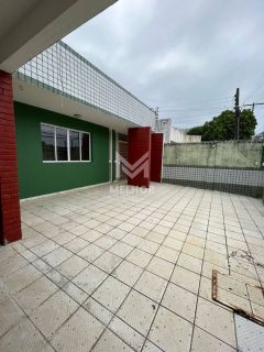 CASA COM 4 QUARTOS EM PIEDADE