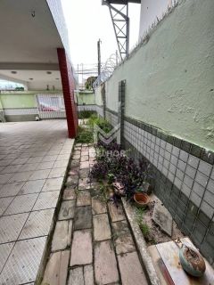 CASA COM 4 QUARTOS EM PIEDADE