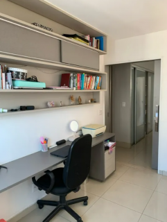 Apartamento Para Vender com 4 quartos 3 suítes no bairro Encruzilhada em Recife