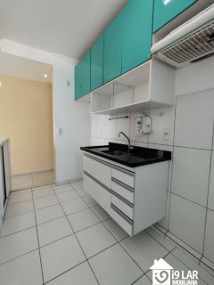 Apartamento com 2 quartos e armários planejados à venda em Lauro de Freitas