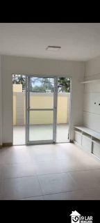 Apartamento com 2 Quartos, armários planejados e área garden para Alugar em Buraquinho