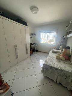 Apartamento na Rua Capri em Itapuã