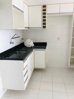 Apartamento à venda no bairro Pitangueiras em Lauro de Freitas/BA