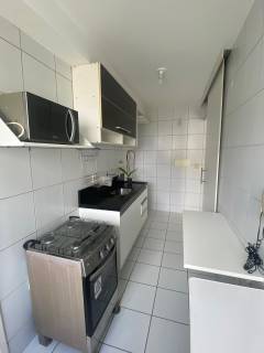 Apartamento semimobiliado em Buraquinho