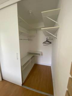 Apartamento semimobiliado em Buraquinho