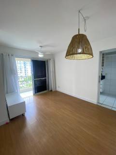 Apartamento semimobiliado em Buraquinho