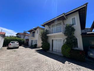 Casa à venda no bairro Jockey Club em Lauro de Freitas/BA