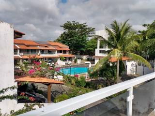 Casa Duplex à Venda em Condomínio