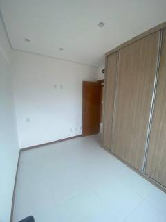 Apartamento à venda no bairro Pitangueiras em Lauro de Freitas/BA