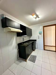 Apartamento à venda no bairro Pitangueiras em Lauro de Freitas/BA