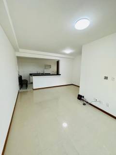 Apartamento à venda no bairro BURAQUINHO em Lauro de Freitas/BA