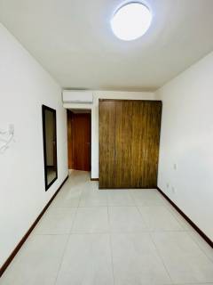 Apartamento à venda no bairro BURAQUINHO em Lauro de Freitas/BA