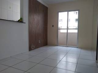 Apartamento à venda no bairro Centro em Lauro de Freitas/BA