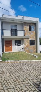 Casa em condomínio 4/4 nascente