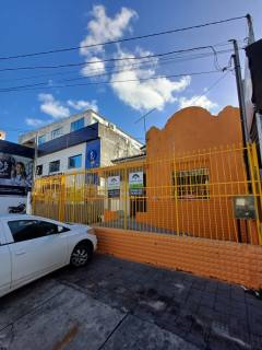 Prédio / Edifício Inteiro Comercial Para Alugar com 3 quartos no bairro Cirurgia em Aracaju