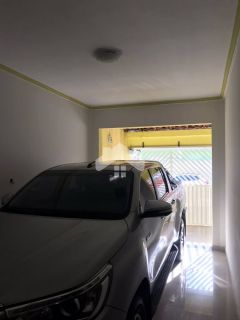 Casa com dois pavimentos no Bairro Suissa/ Aracaju-SE