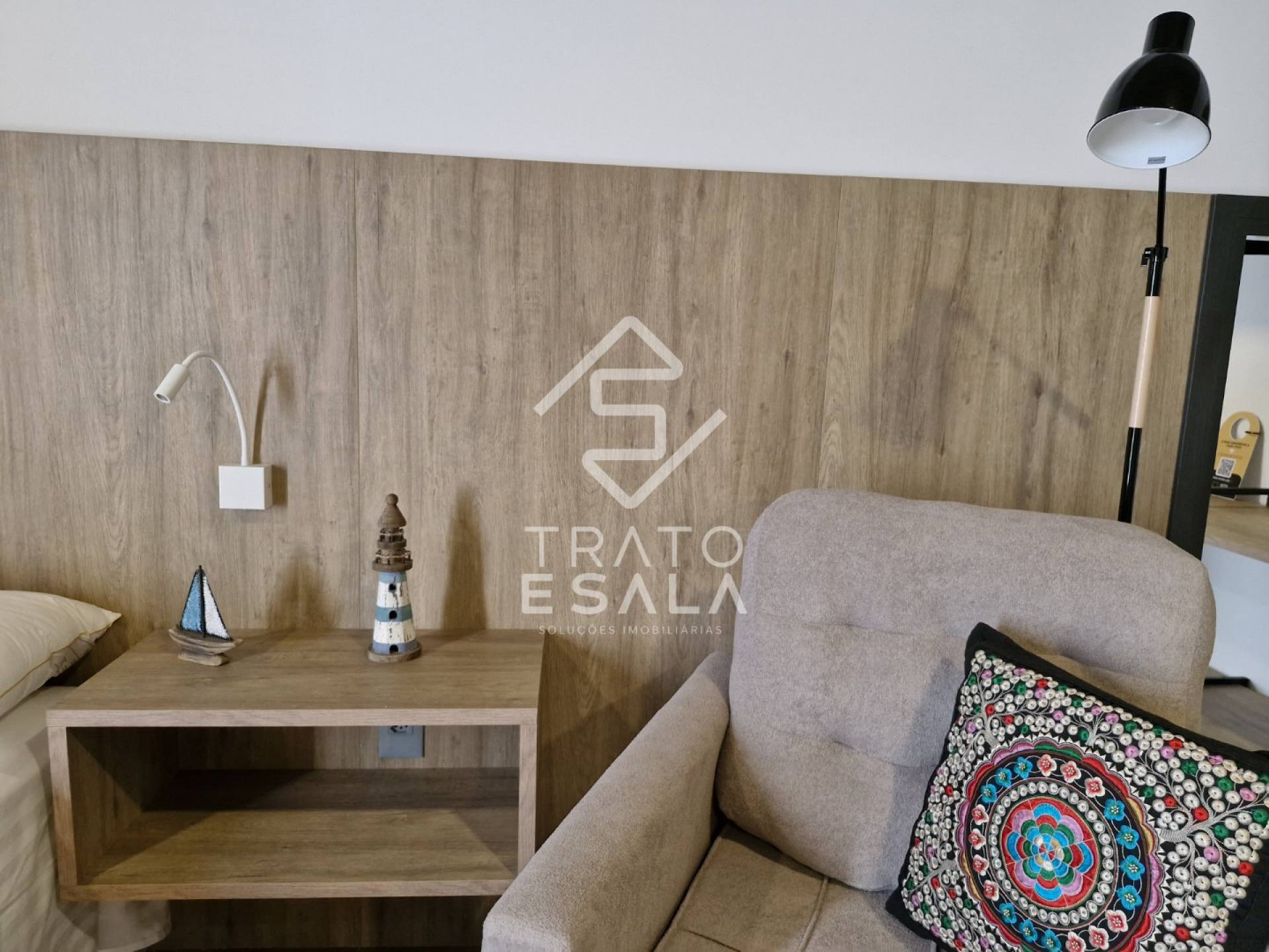 Studio novo, decorado e completo, na Pajuçara, com área de lazer única