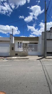 Casa para Vender com 3 quartos no Centro em Itabaiana