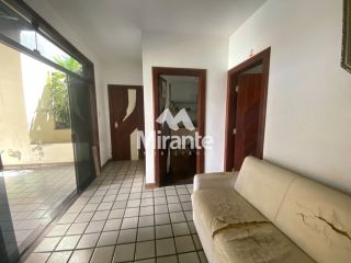 Casa Comercial Para Alugar com 4 quartos sendo 4 suítes no bairro Santa Mônica em Feira De Santana
