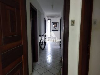Casa Para Alugar com 7 quartos sendo 3 suítes no bairro Sim em Feira De Santana