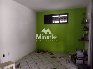 Casa Para Alugar com 7 quartos sendo 3 suítes no bairro Sim em Feira De Santana